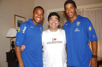 le roi avec 2  roi si Ronaldinho et puis 4 roi  Robinho